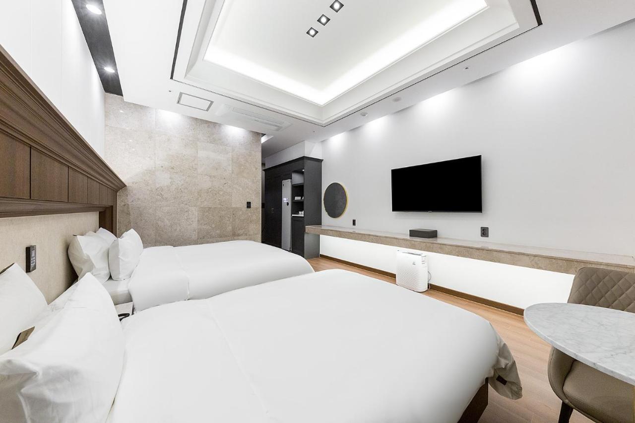 Hotel Demer מוקפו מראה חיצוני תמונה