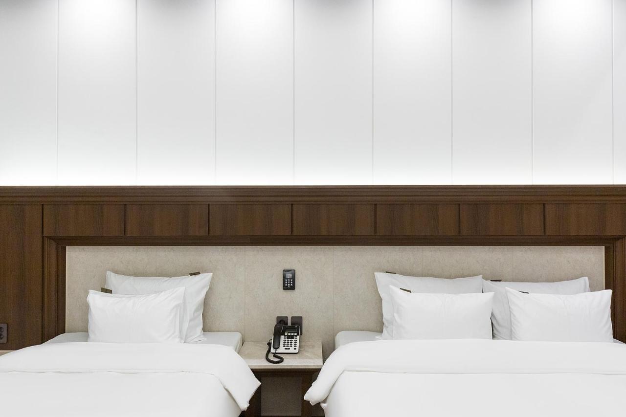 Hotel Demer מוקפו מראה חיצוני תמונה