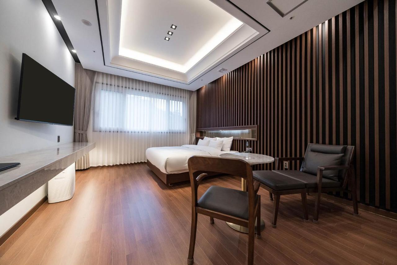 Hotel Demer מוקפו מראה חיצוני תמונה
