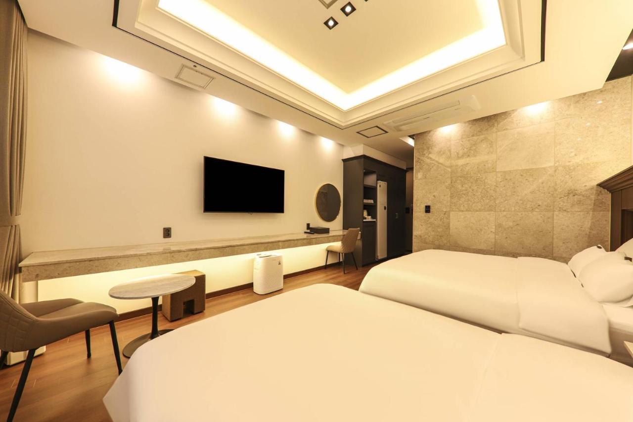 Hotel Demer מוקפו מראה חיצוני תמונה