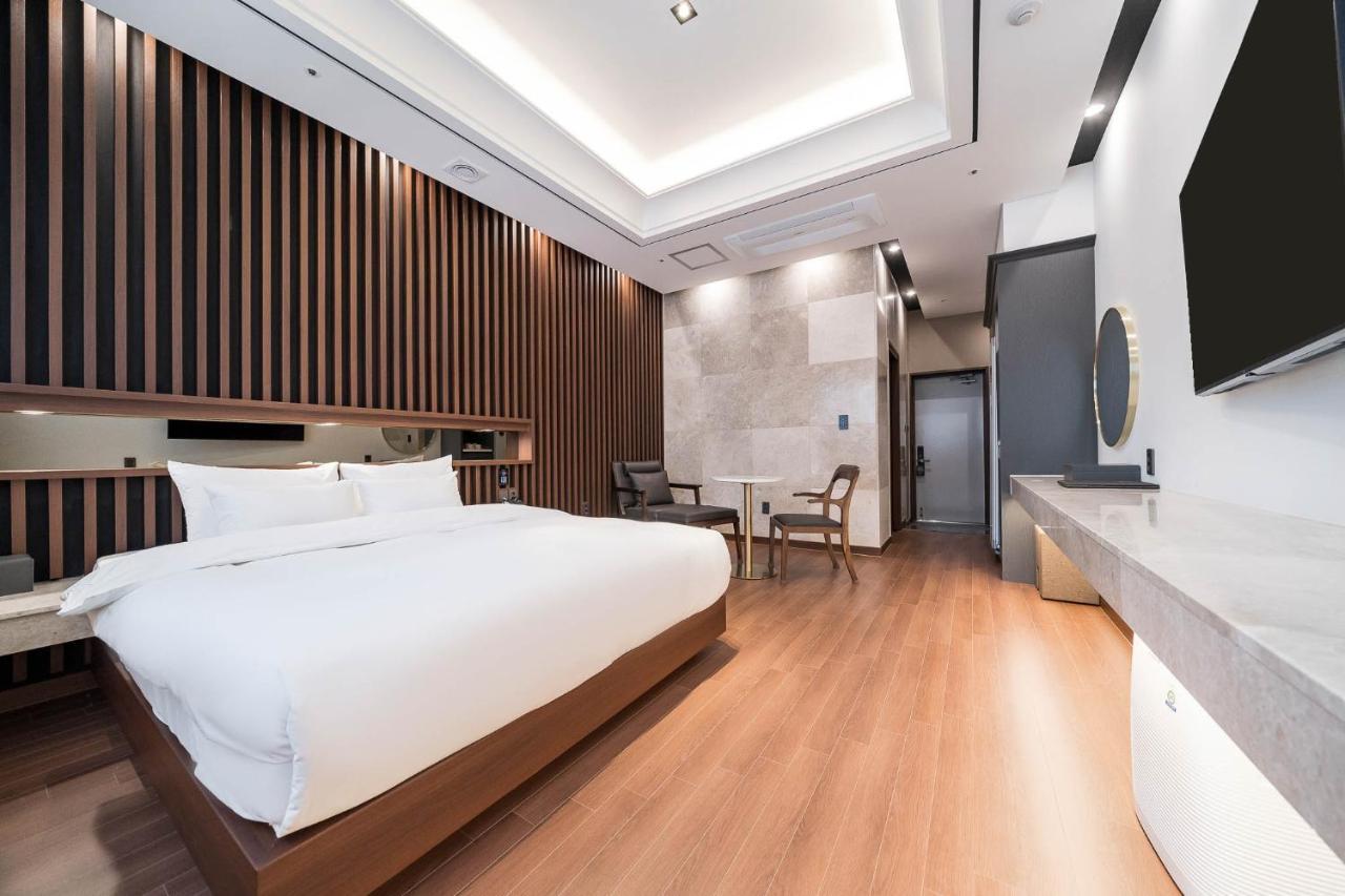 Hotel Demer מוקפו מראה חיצוני תמונה