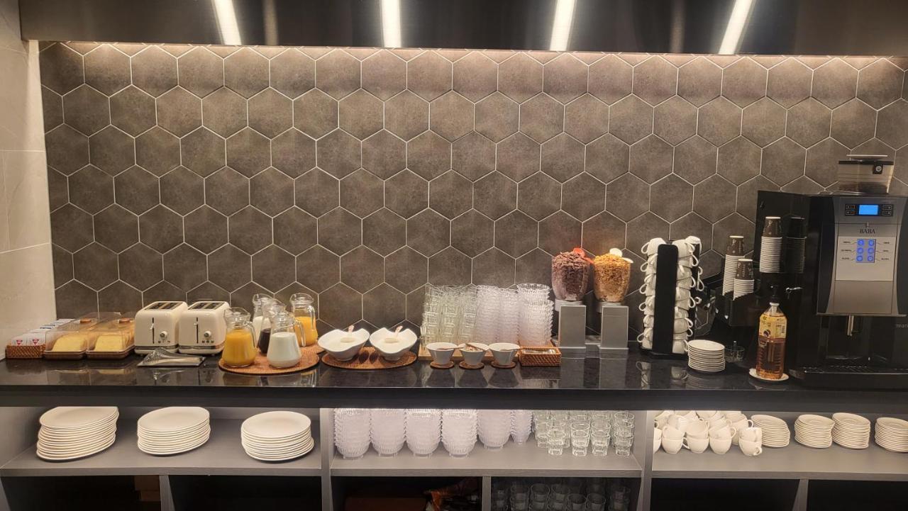 Hotel Demer מוקפו מראה חיצוני תמונה