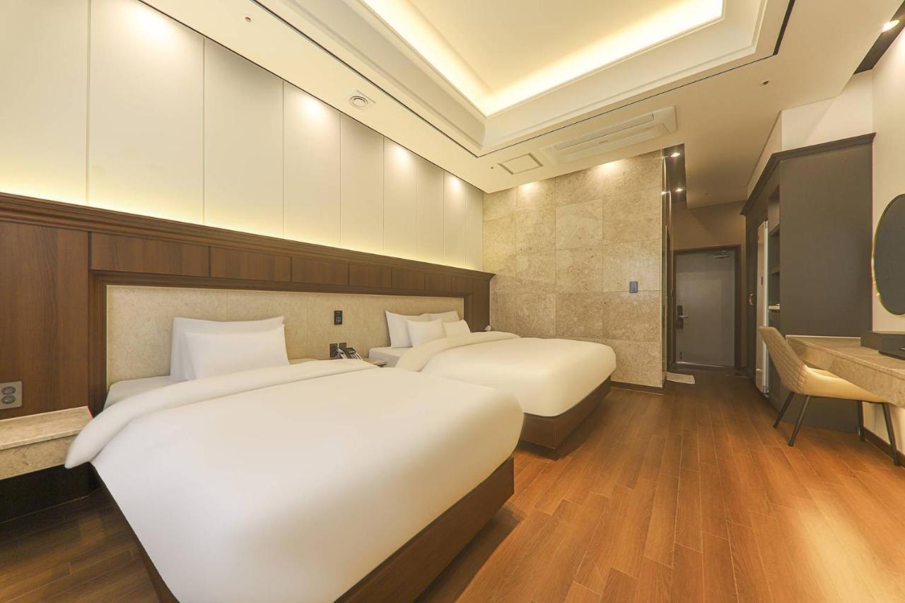Hotel Demer מוקפו מראה חיצוני תמונה